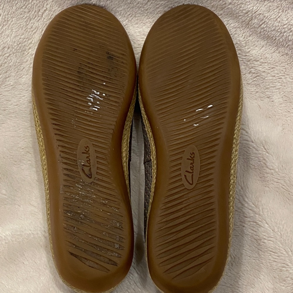 Clarks Danelly Adira Perforated Espadrille SlipOn Ballet Flats Silver Sz 7.5 VGC - Picture 11 of 11